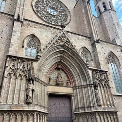 Quick stop at Basilica de Santa Maria del Mar