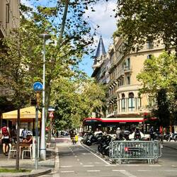 Pretty views around Arc de Triomf