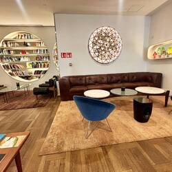 Hotel H10 Cubik lobby was really lovely, sat & waited for our taxi.