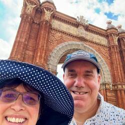 Arc de Triomf & us!