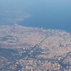 Just about make out Sagrada Familia the tallest building 🙌