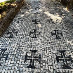 Templar signs everywhere.