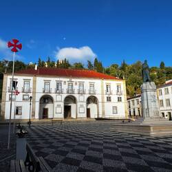 The Templar cross. Those poles were everywhere around the city.