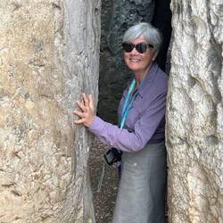 Enjoyable 2km walk through a stone canyon park. Eating so much lucky to still pass through the gaps