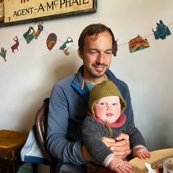 Im Café auf der Isle of Iona