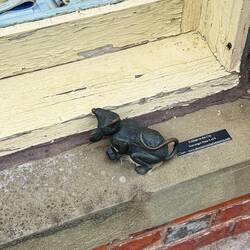 1 von 9 versteckten Werken