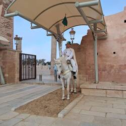 Die Wache vor dem Mausoleum von Mohammed V.