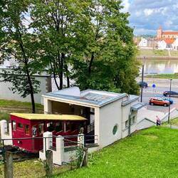 Mit der Standseilbahn zum Aussichtspunkt