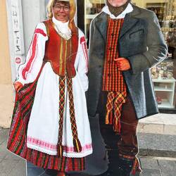 Die zwei Alten in Tracht