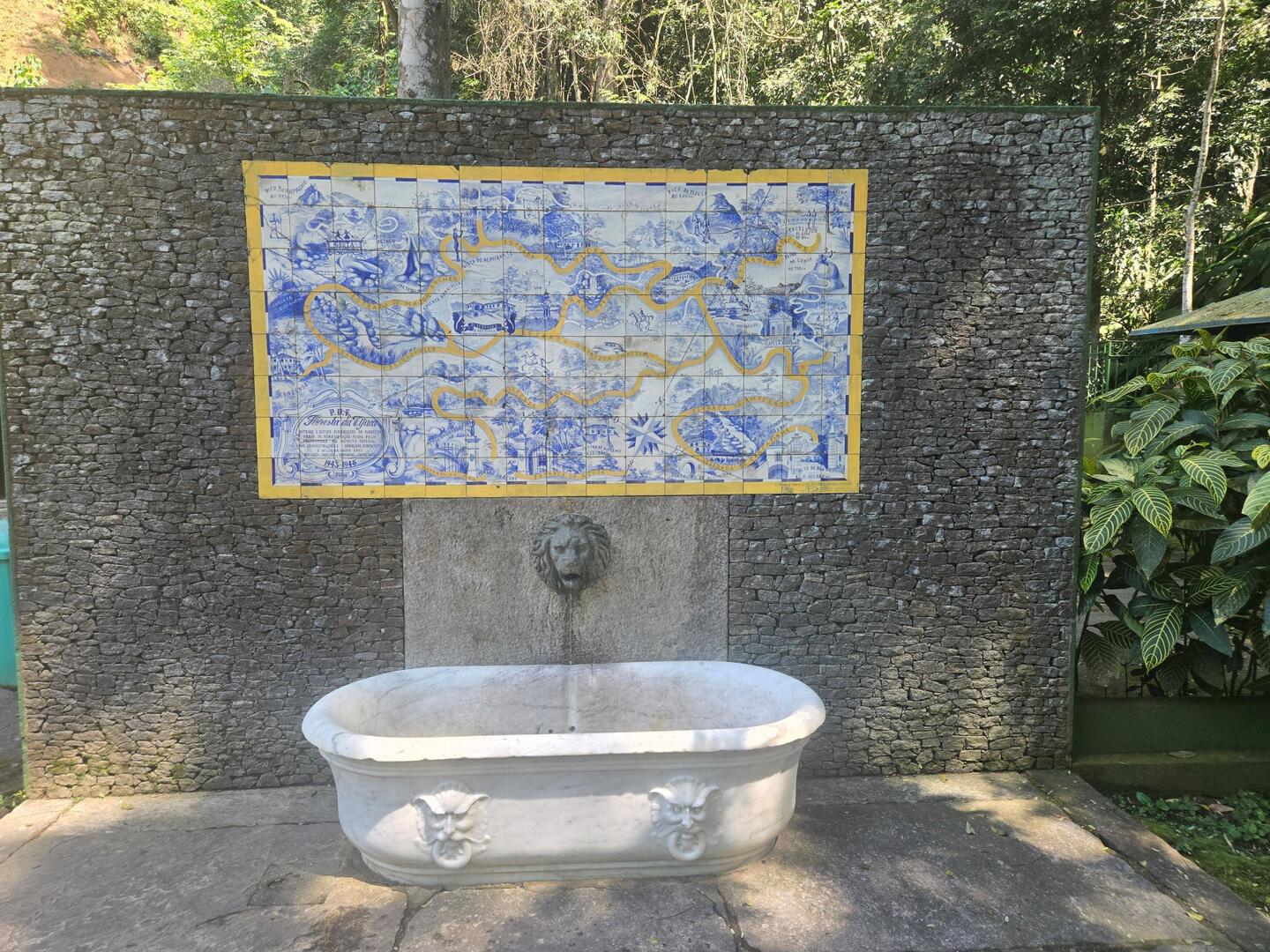 Keine Francisco Brennand Fliesen