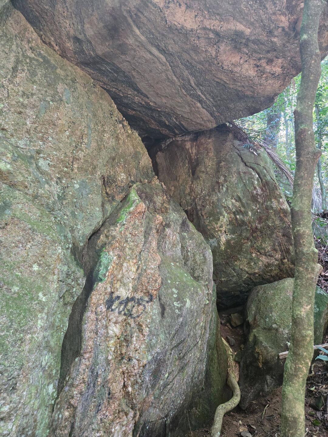 Quarz in Granit eingeschlossen. Alle Berge in Rio