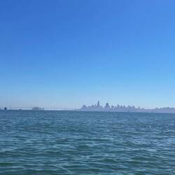 Die Bay Bridge, treasure Island, Alcatraz und SF Downtown