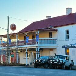 Archetypal Aussie Hotel and pub with balcony