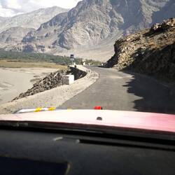 Mit dem leeren Viehtransporter nach Shigar