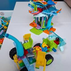 Meikels Bananenkollektor und mein Fische spuckender Springbrunnen