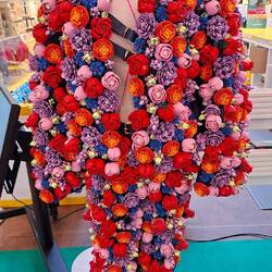 Ein Anzug aus Blumen