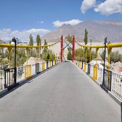 Es geht wieder über den Indus