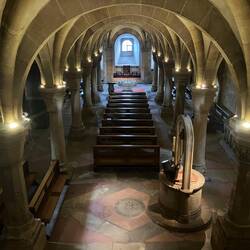 Taufkapelle unter dem Altarpodest