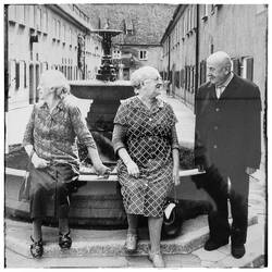 Kopie alten Fotos/ Am Brunnen...