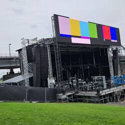 Die Bühne für die Feierlichkeiten