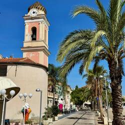 die Strandpromenade von Taggia