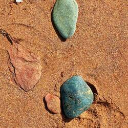 Leuchten grün am Strand, grau im Auto 🤔