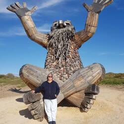 Santiago Ikto - over looking the ocean