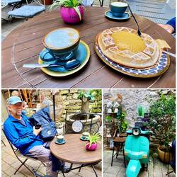 Stopp im Hof-Café