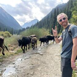 Throwing some horns