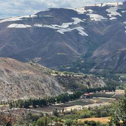 Growing "snow" on top and "coal plants" at the bottom. We have not figured it out...