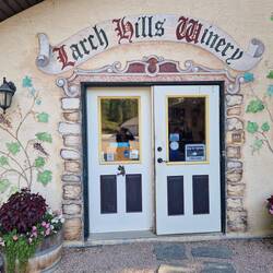 ...Weingut Larch Hills auf 800 m über Meer...