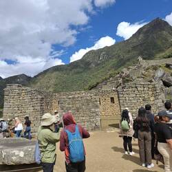 Erste Tour in Machu Picchu, unterwegs mit dem Guide