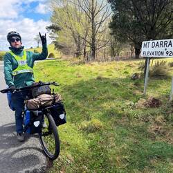 Last summit for a while. A paltry 920m for some but enough altitude to throw a tired 🤘 salute