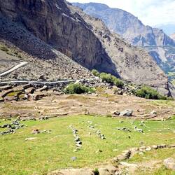 Aber immer wieder tolle Aussichten. Hinten links ist mein Umweg nach oben zu erkennen.