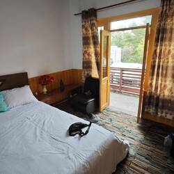 Zimmer mit Balkon