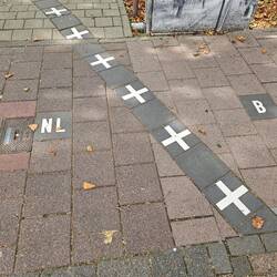 Da ist die Grenze, gerade noch in den NL und jetzt schon in Belgien