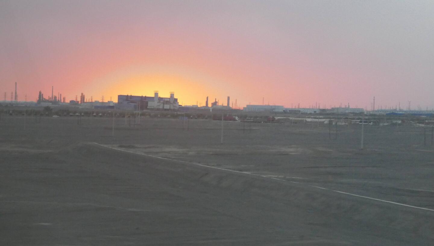 Industry in the desert does not sleep