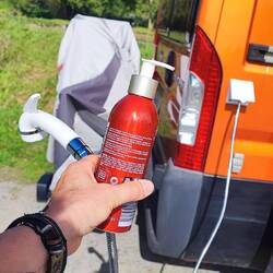 Und gleich eine Dusche auf'm Parkplatz