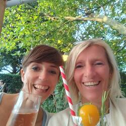 Helga, mein quasi Zwilling😜