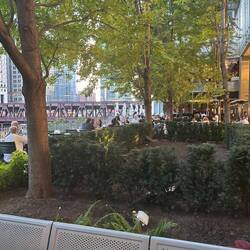 Dinner by the river in lovely Fall weather. I went to a steakhouse.