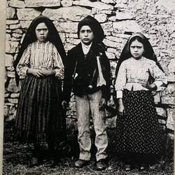Lucia on the left, Francisco and Jacinta