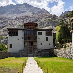 Nicht schlecht Herr Specht.