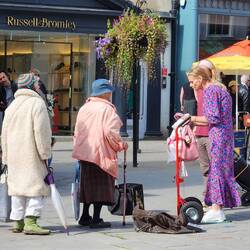 Cool old ladies!