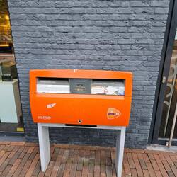 Da muss man in eine Enklave fahren um einen Postkasten zu finden