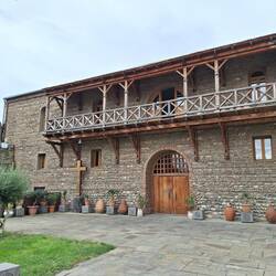 Gebäude im Innenhof der Kathedrale