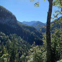 Im Tal fließt die Salza