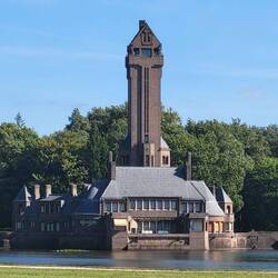 Das Jagdhaus des Parkes.