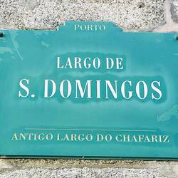 La identificación de cada calle en Oporto