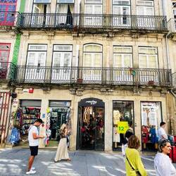 + balcones y ventanas que le dan el tono a la ciudad