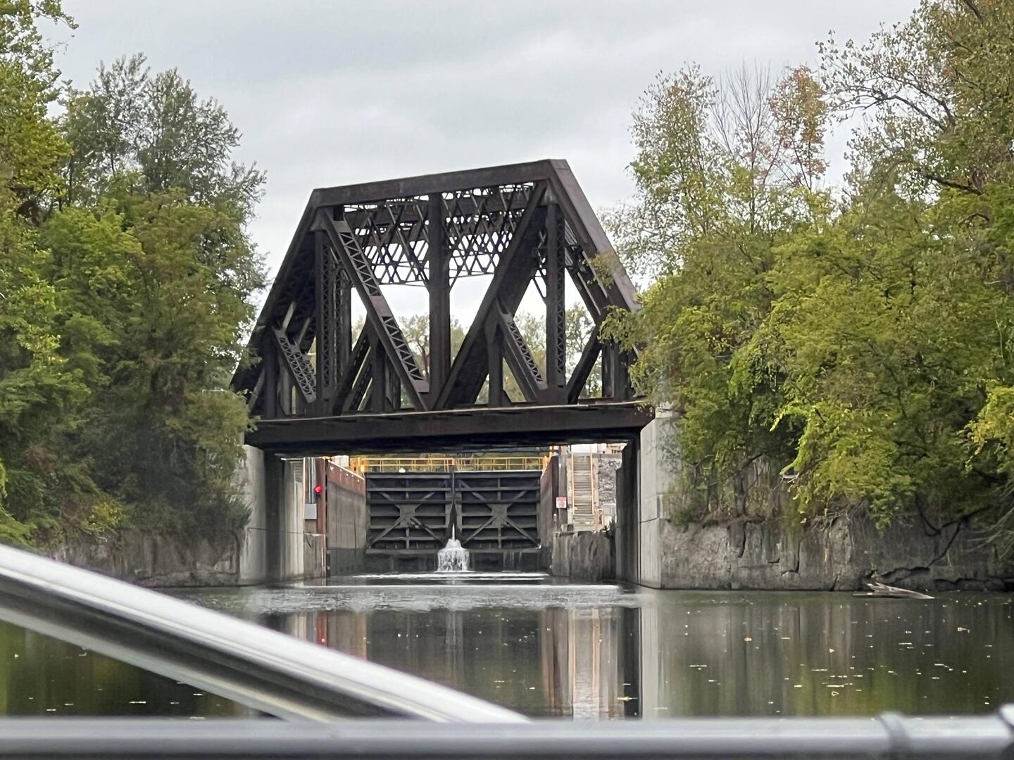 Approaching Lock E19. RR Bridge just east of the lock.